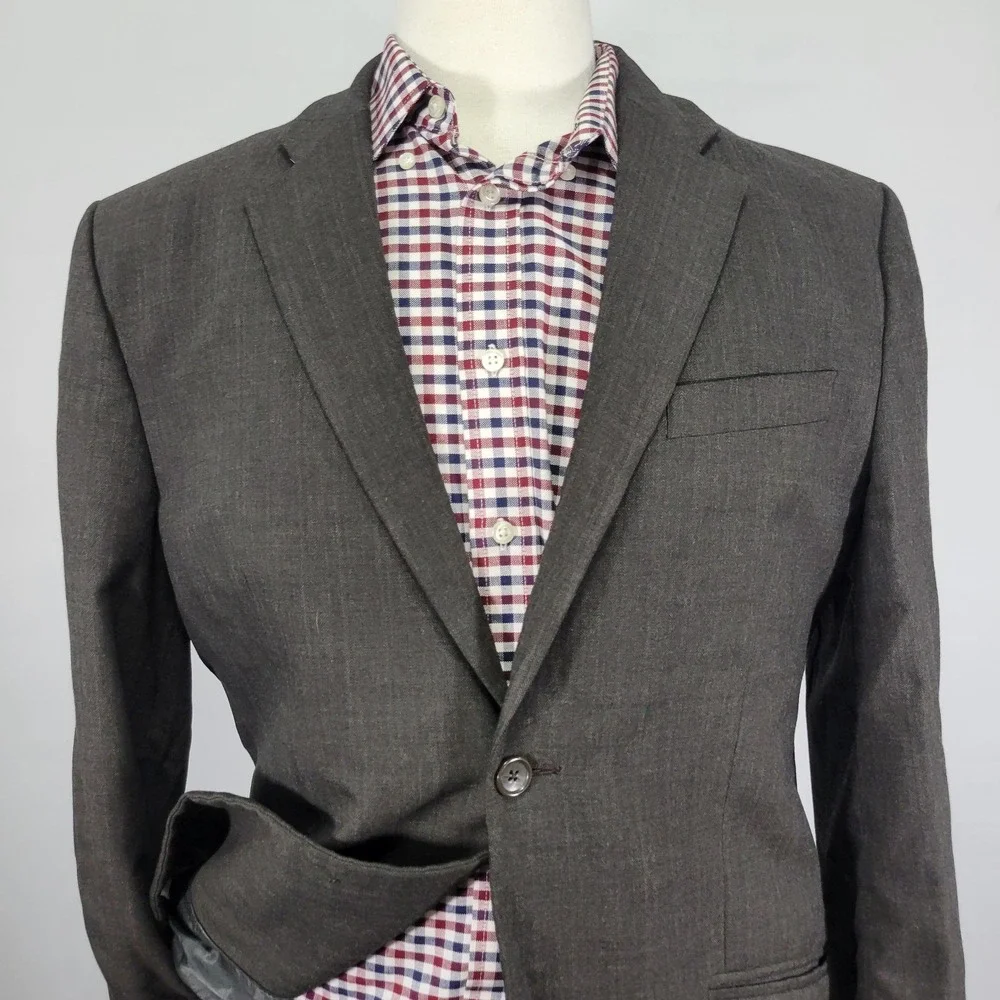 Banana Republic Mens Sport Coat Blazer Two Button Gray Poly Wool Herringbone 42R